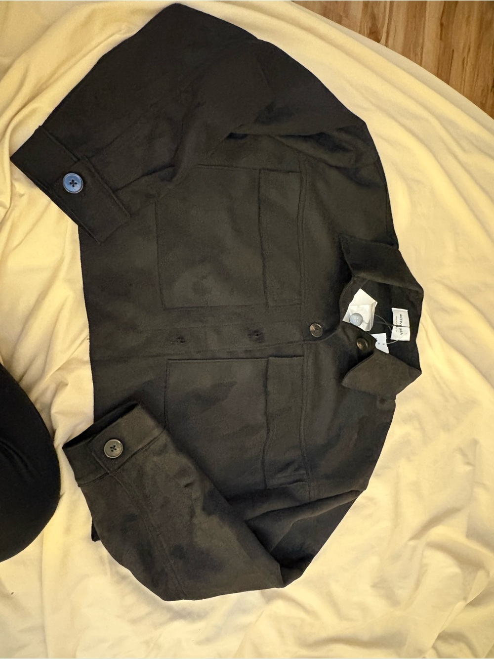 NWT Cropped women’s black Button-Up Jacket